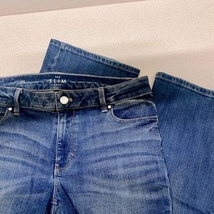 WHBM Slim Bootcut 8S Jeans